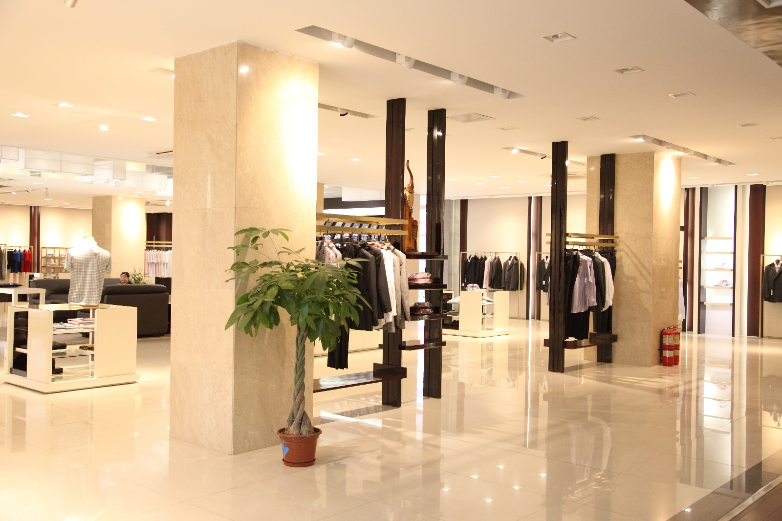 轩帝尼服装专卖店
