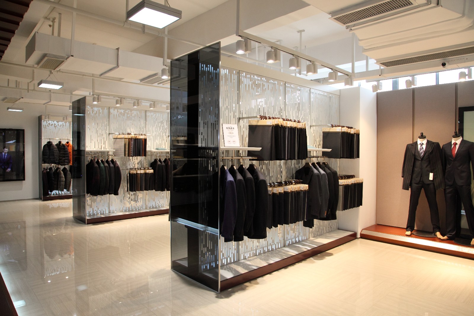 鹿港八楼面料展厅