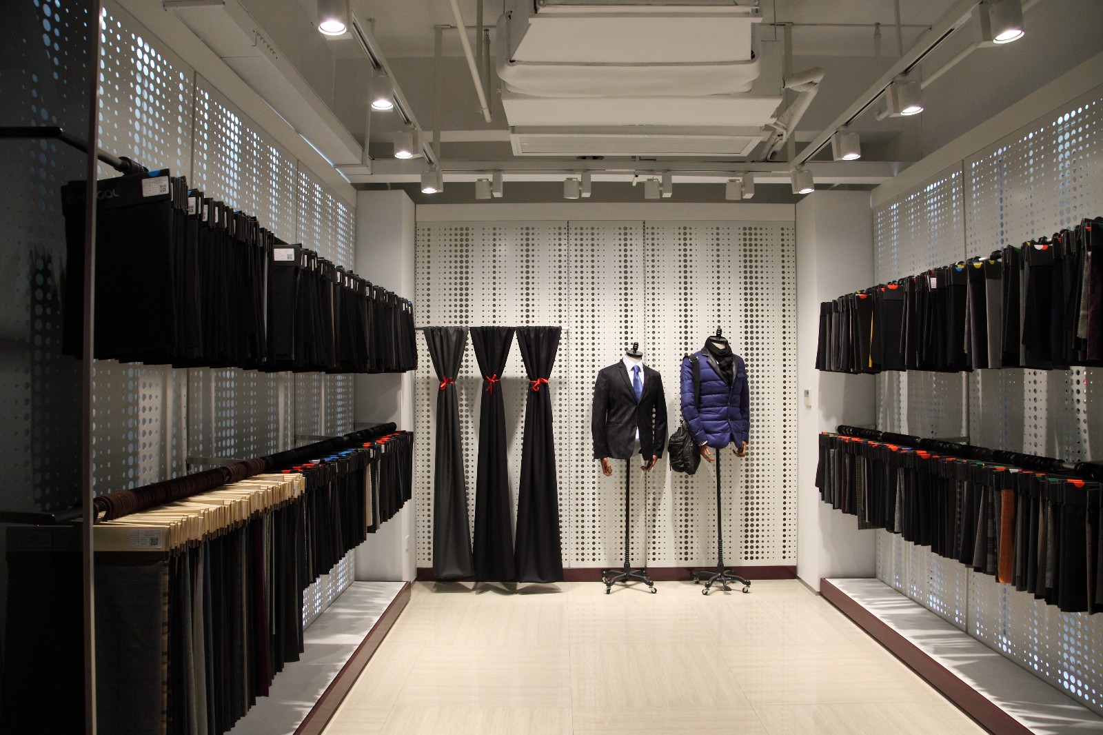 鹿港八楼面料展厅