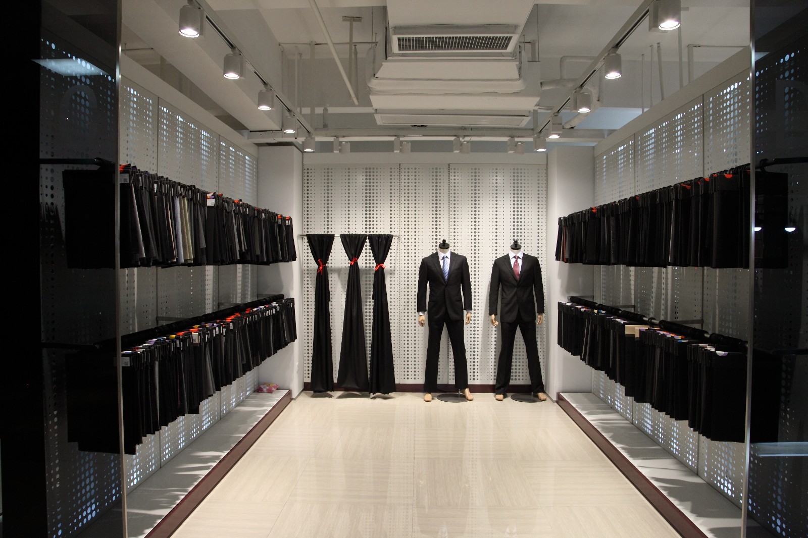 鹿港八楼面料展厅
